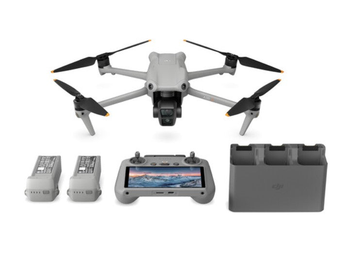 DJI Air 3 (RC2 Remote) w/ Fly More Combo