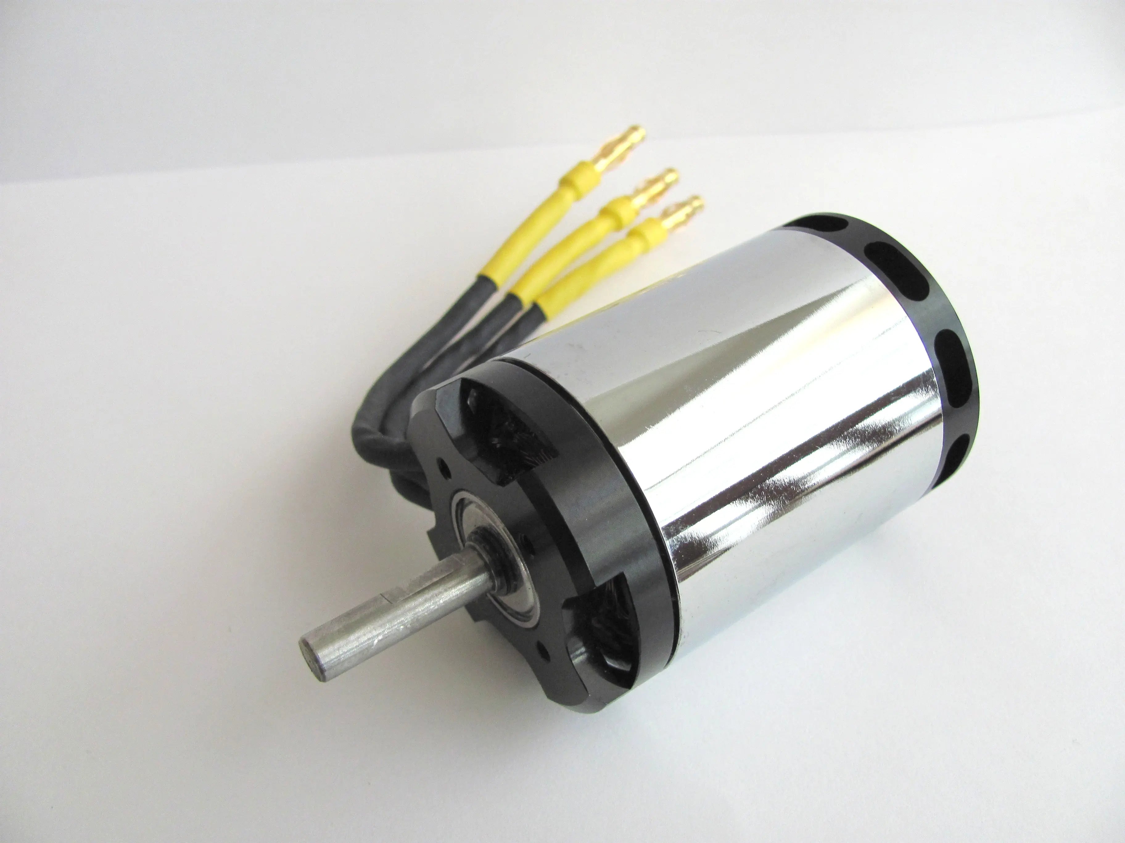 Suppo H3740/4 910kv Brushless Helicopter Motor (600/700 Class) - Altitude Hobbies